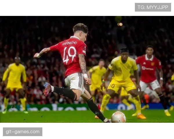 面对顶级后卫：加纳乔如何制造威胁